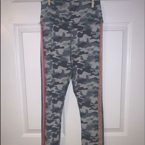Spiritual Gangster camo leggings